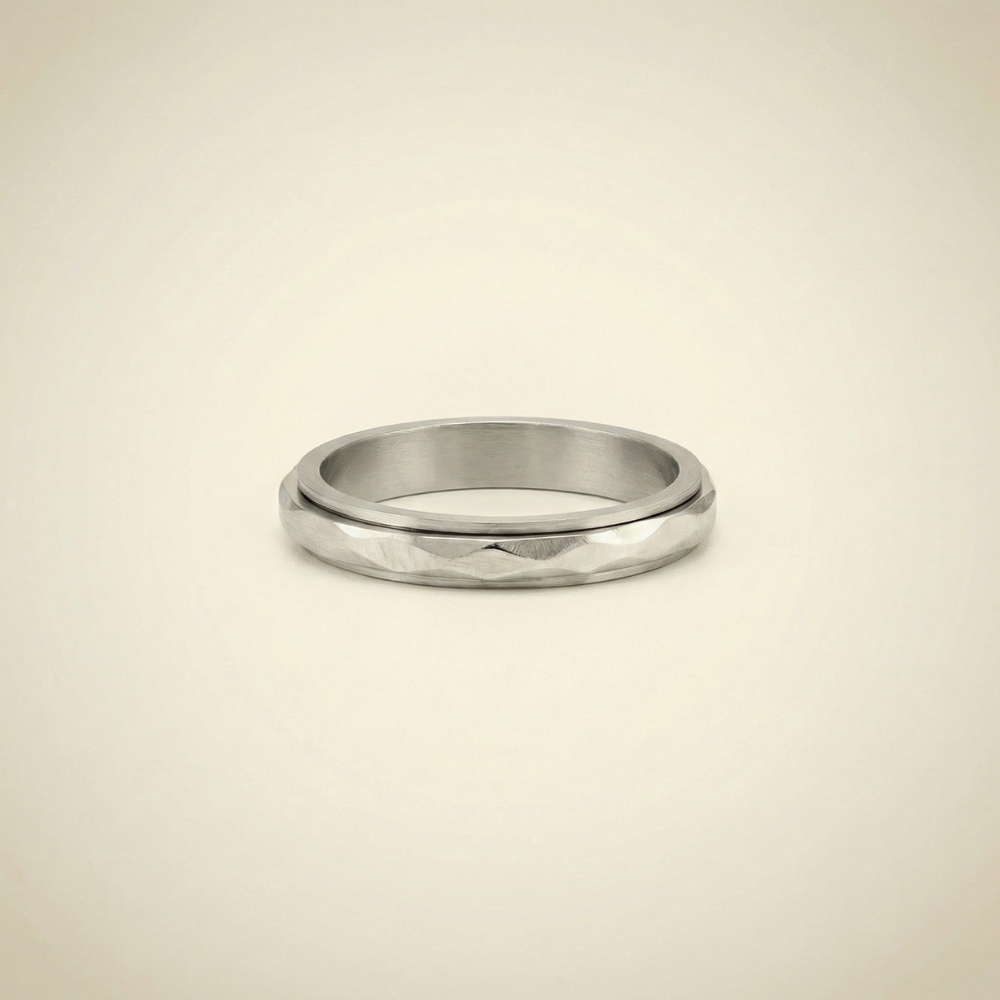 Amarisse – Classic hammered finish – Ring