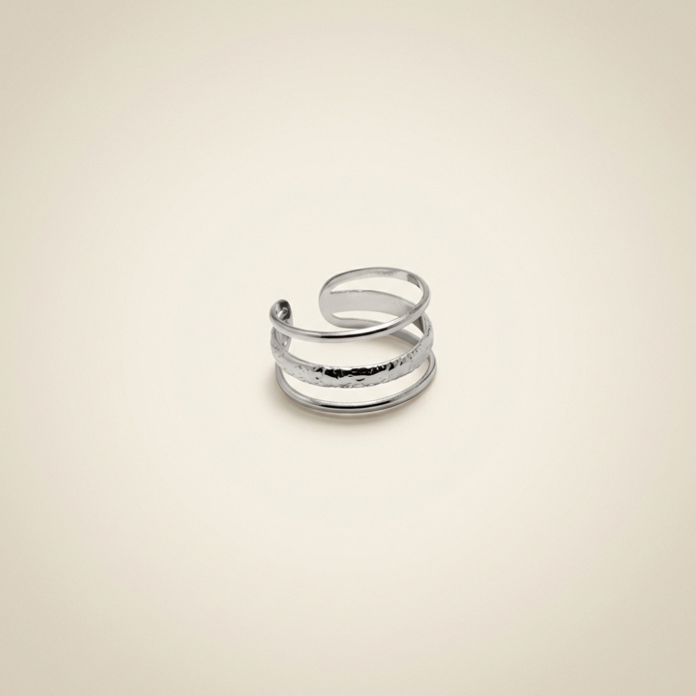 Aurelia – minimalist layered band design – ring