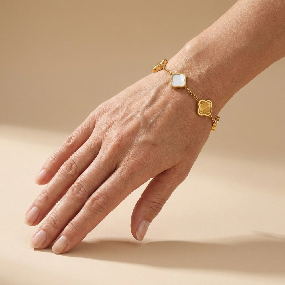 Celina – vintage-inspired clover link bracelet