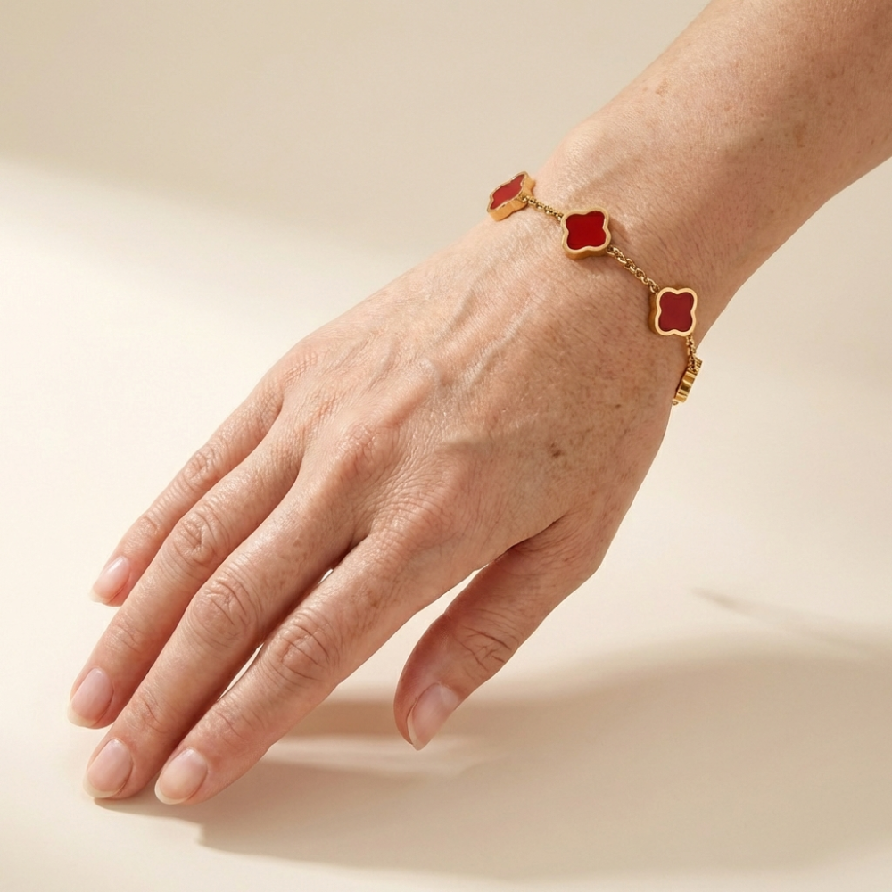 Celina – vintage-inspired clover link bracelet