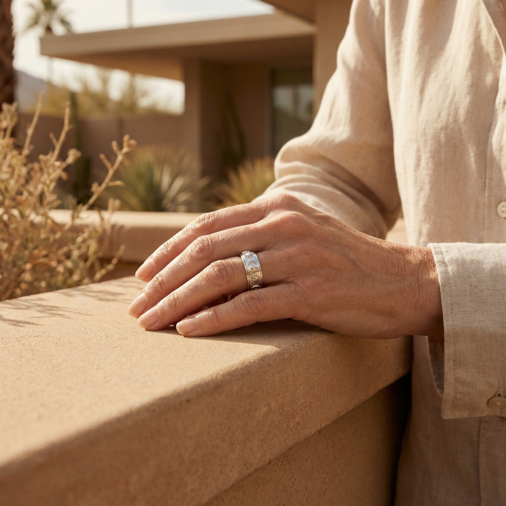 Cosmica – Celestial engraved band – Ring