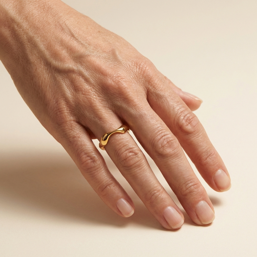 Elowen – sculptural wave form – ring