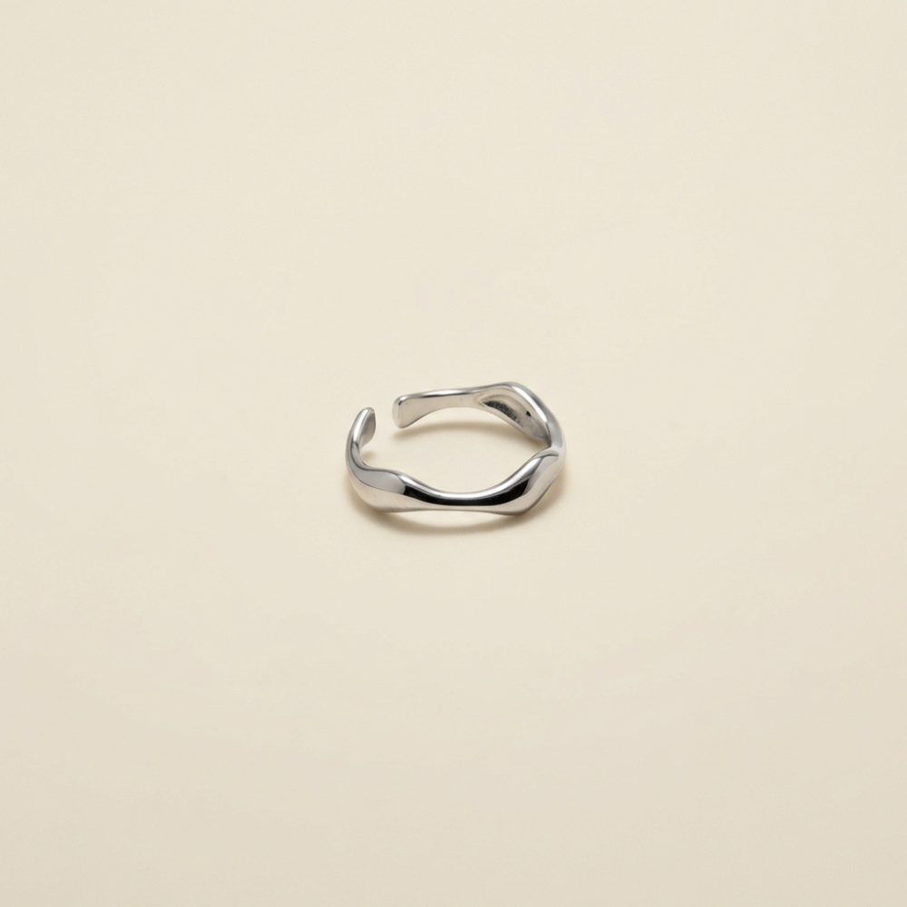 Elowen – sculptural wave form – ring