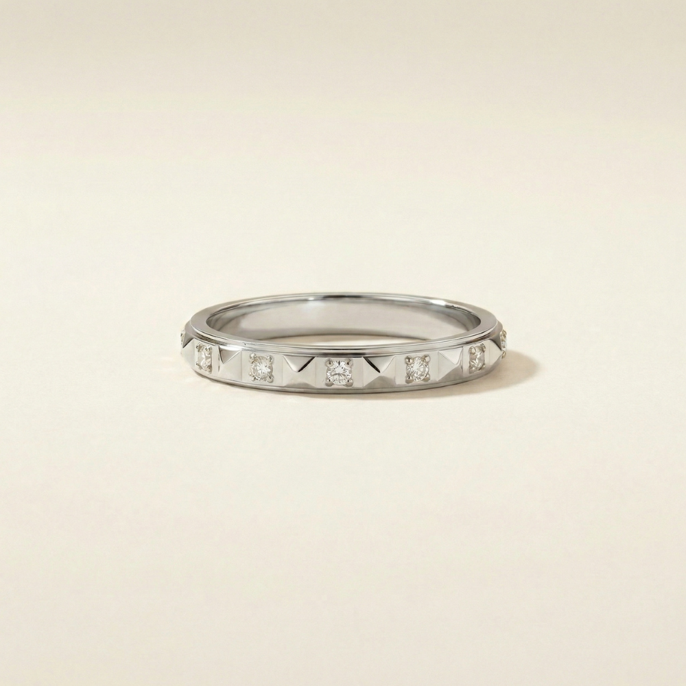 Lumiera – Vintage-inspired crystal set band – Ring