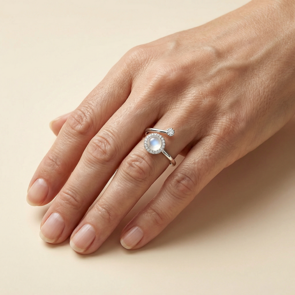 Luminara – Vintage-inspired halo setting – Adjustable ring