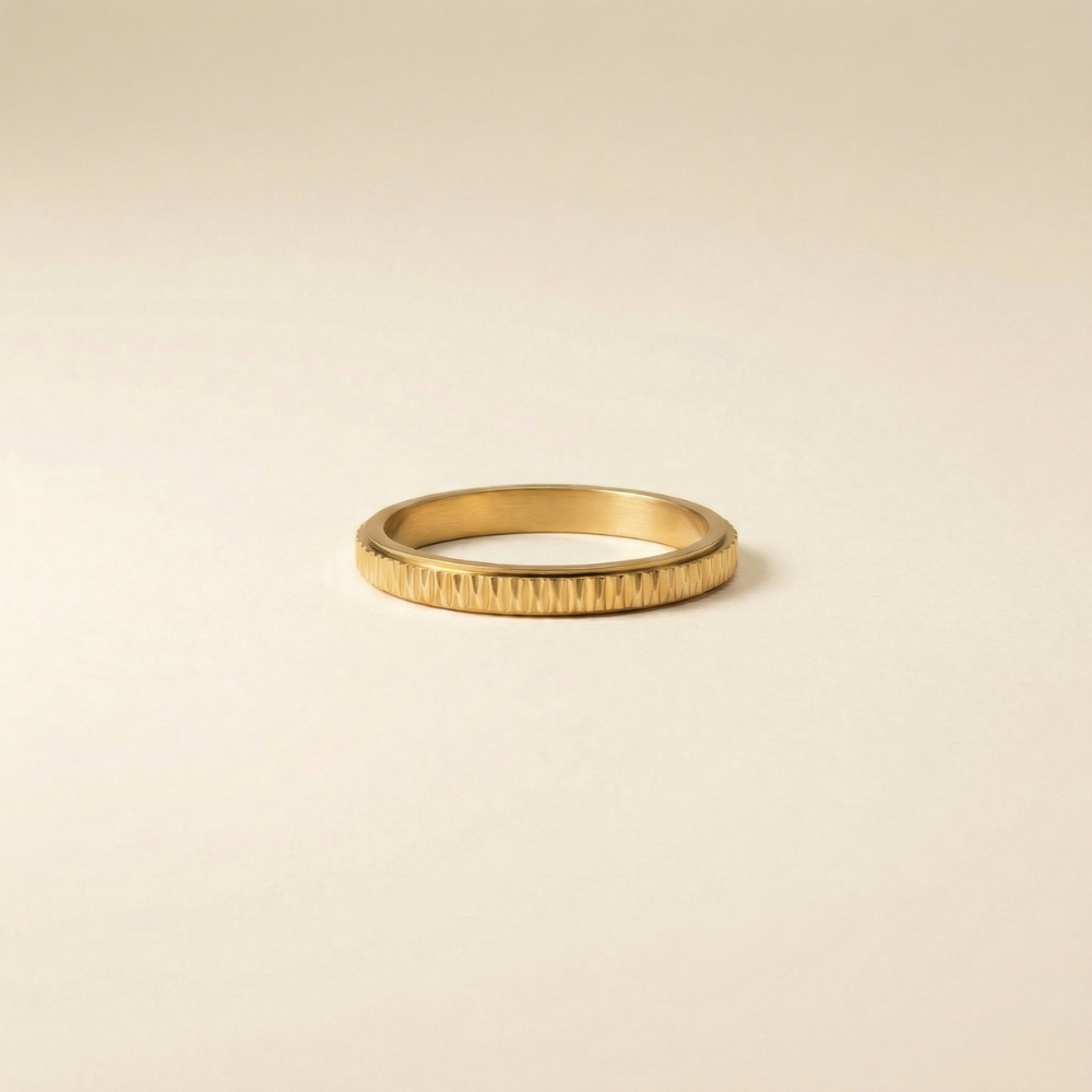 Meliora – Subtle engraved texture – Ring