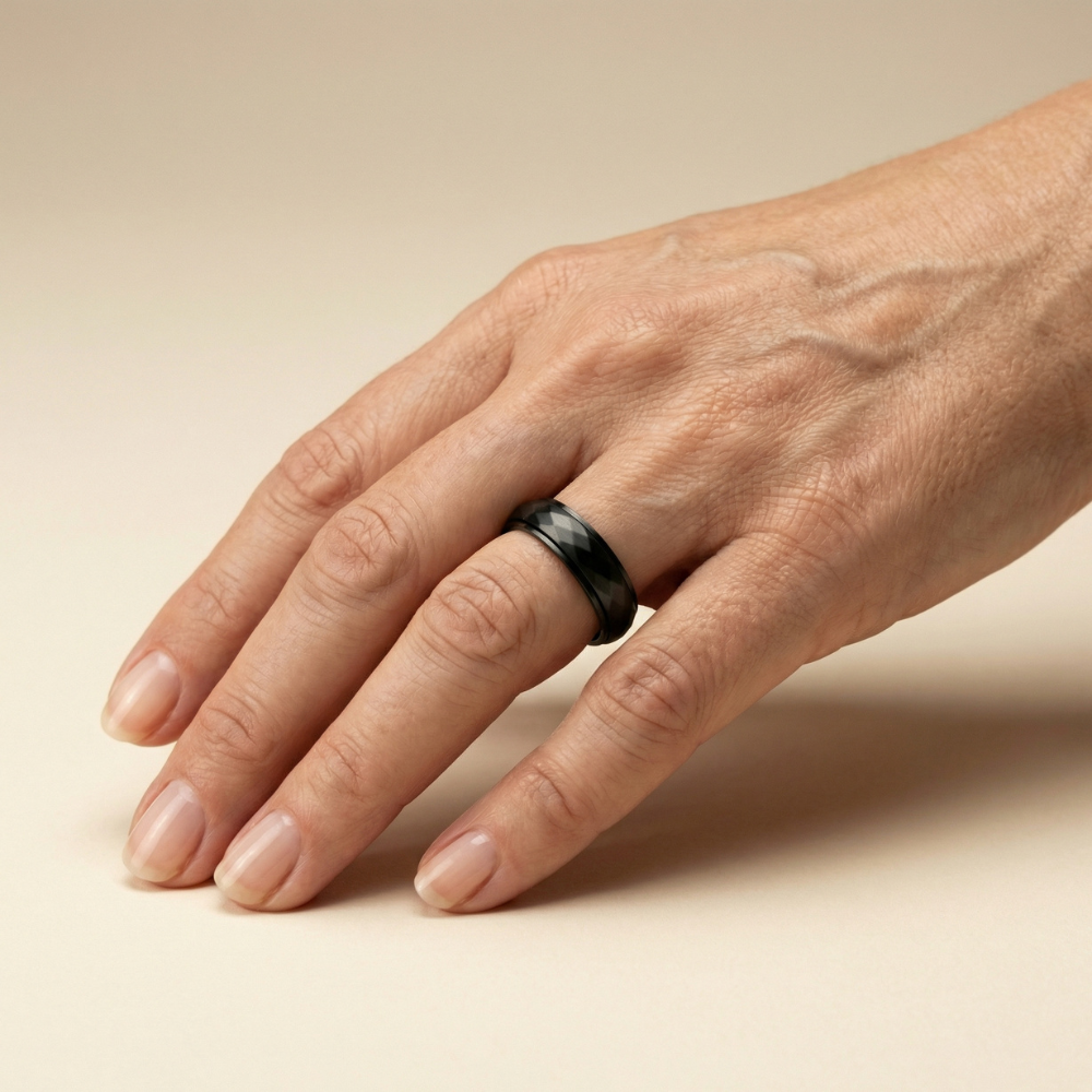 Nova – Hammered textured band – Ring