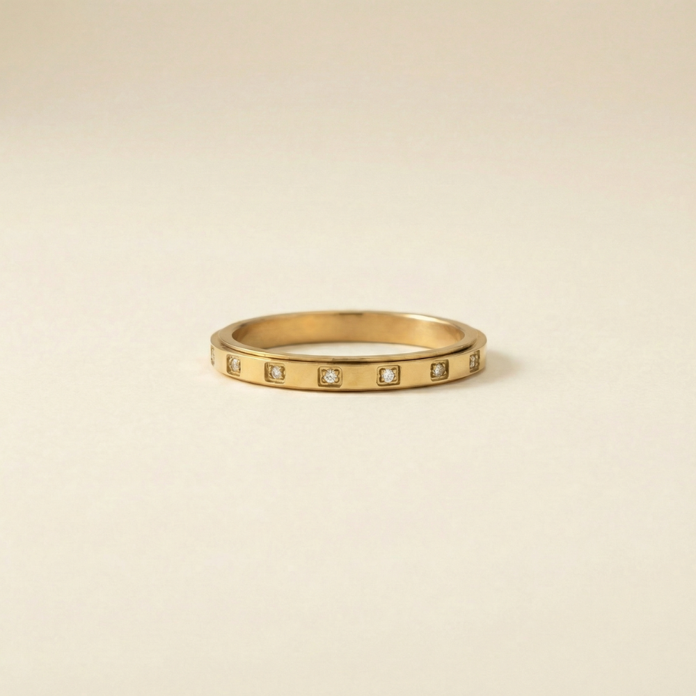 Rayelle – Vintage crystal square-set band – Ring