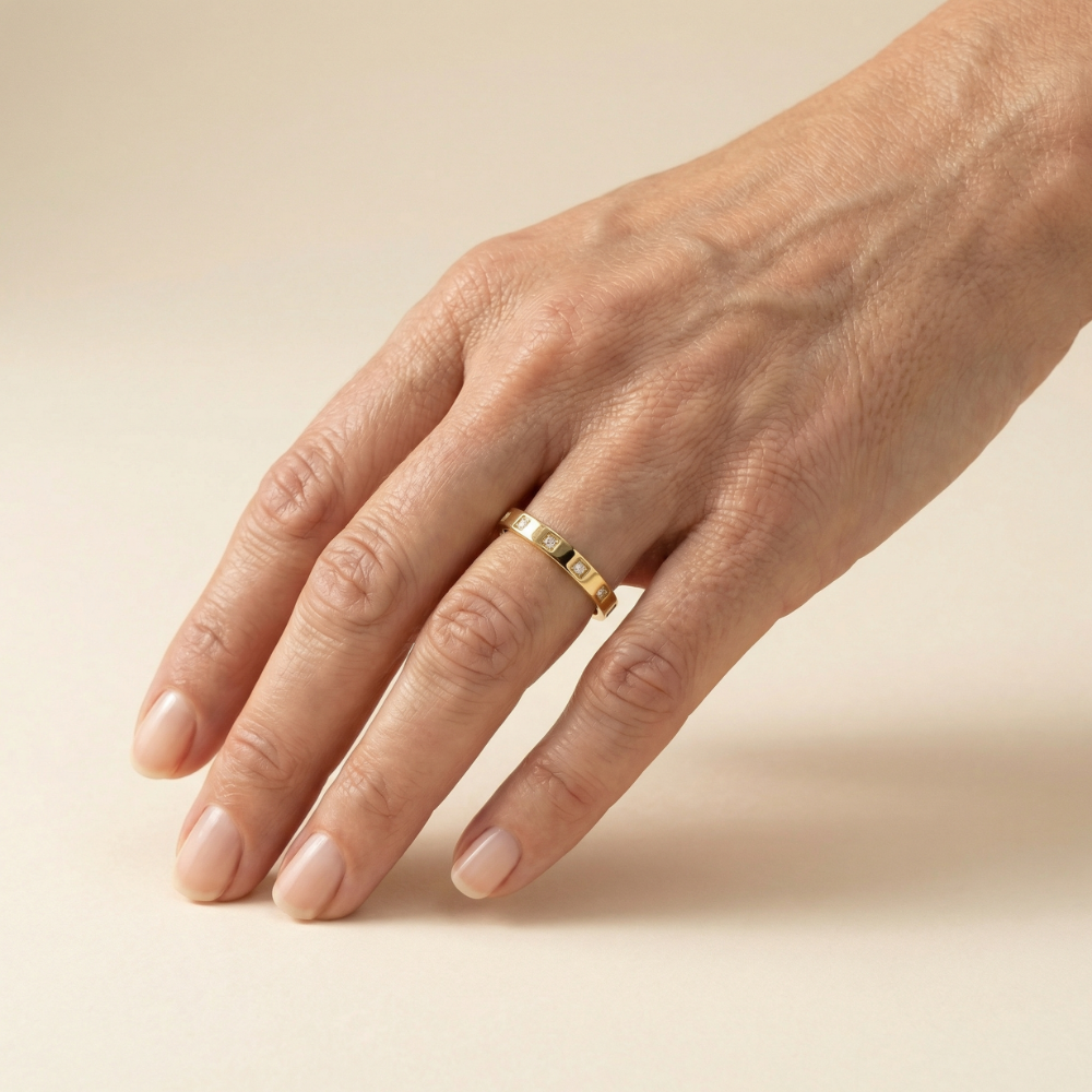 Rayelle – Vintage crystal square-set band – Ring