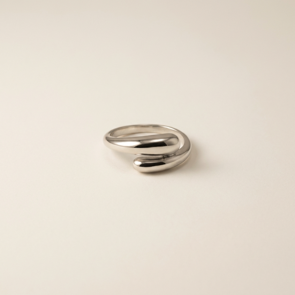 Serafina – sculptural wrap design – ring